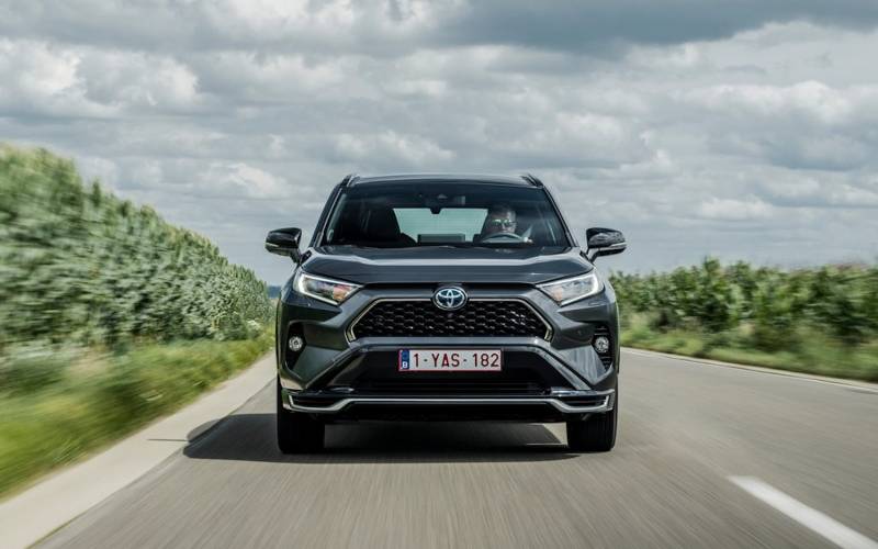 Comparison Toyota RAV4 Plugin Hybrid 2021 vs Kia Telluride SX